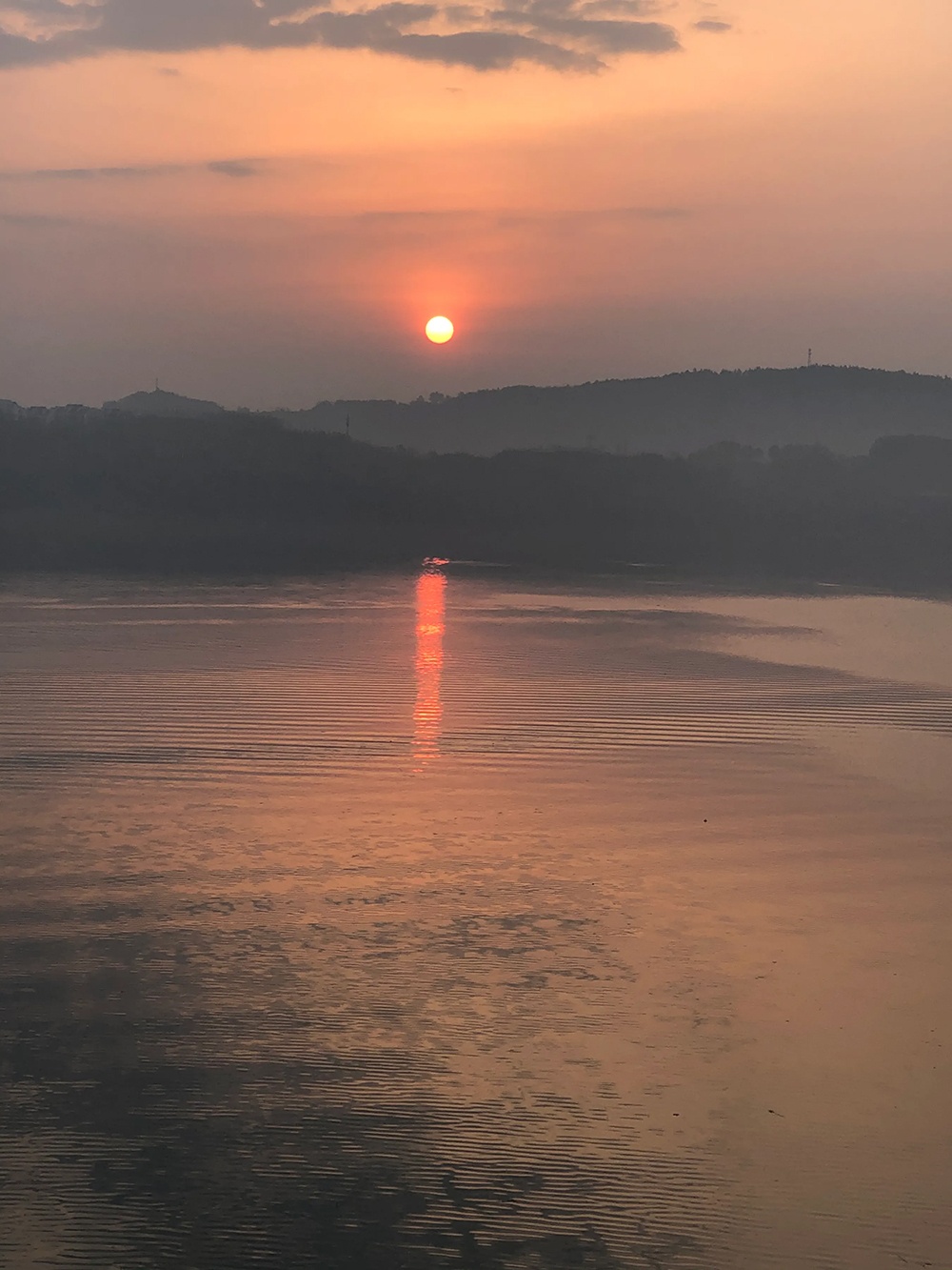 據說合川最適合看日出的地方是南屏大橋