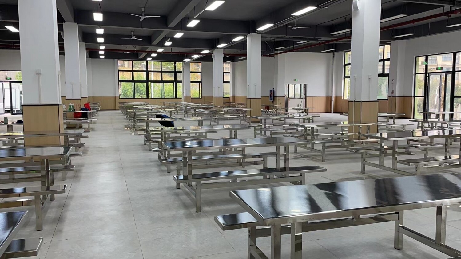 合川最美小学,凤凰小学设施一流,还有游泳池