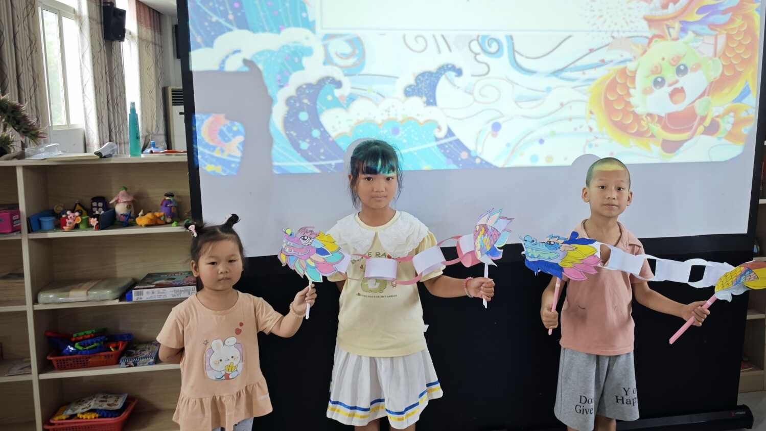 图12：图为龙文化趣味课堂作品展示.jpg