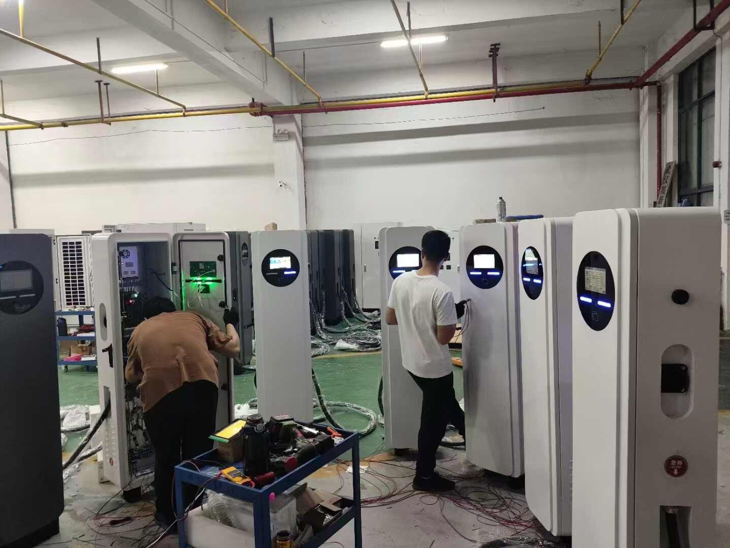 480kw群充白色终端.jpg